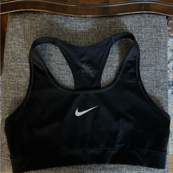 Nike black dri-fit swoosh medium support active wear sports bra - medium - Picture 2 of 4
